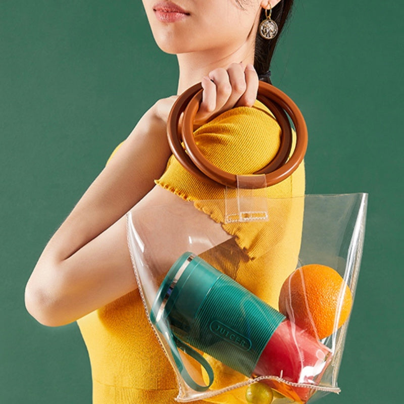 FreshBlend Go – Portable Smoothie Maker